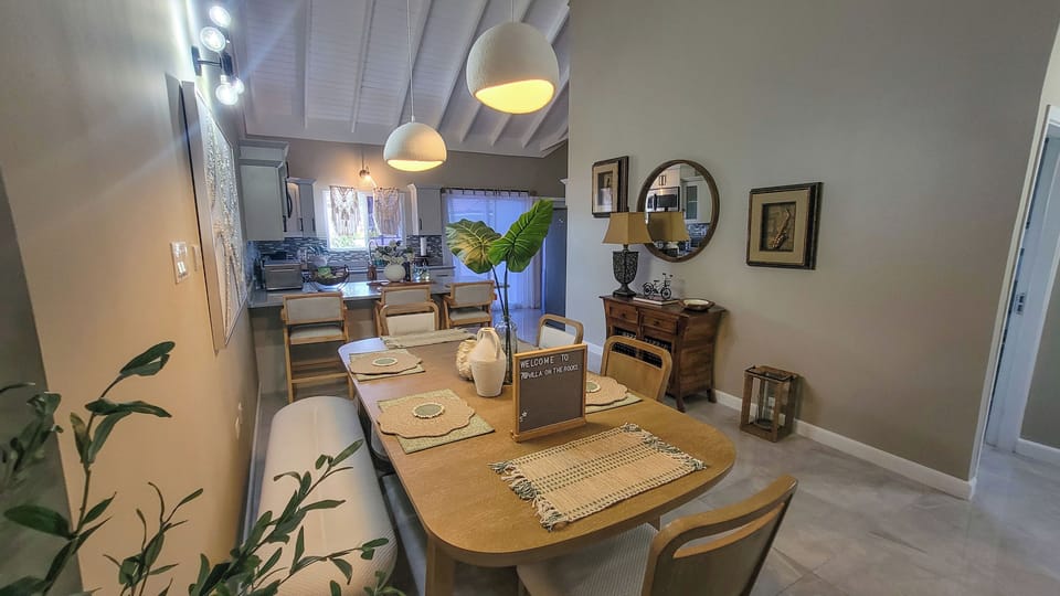 Dining area for family meals & gatherings- close to restaurants, beaches & 