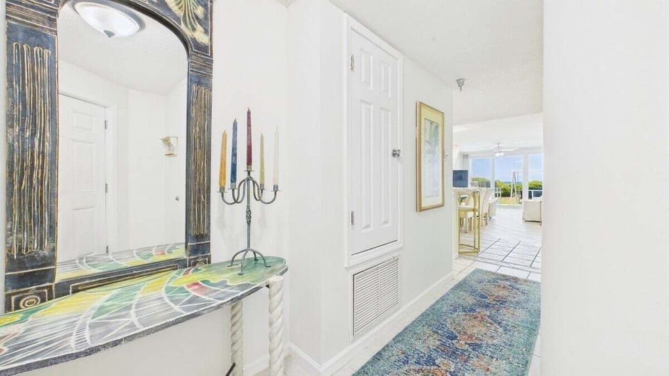 Hallway to kitchen and living area