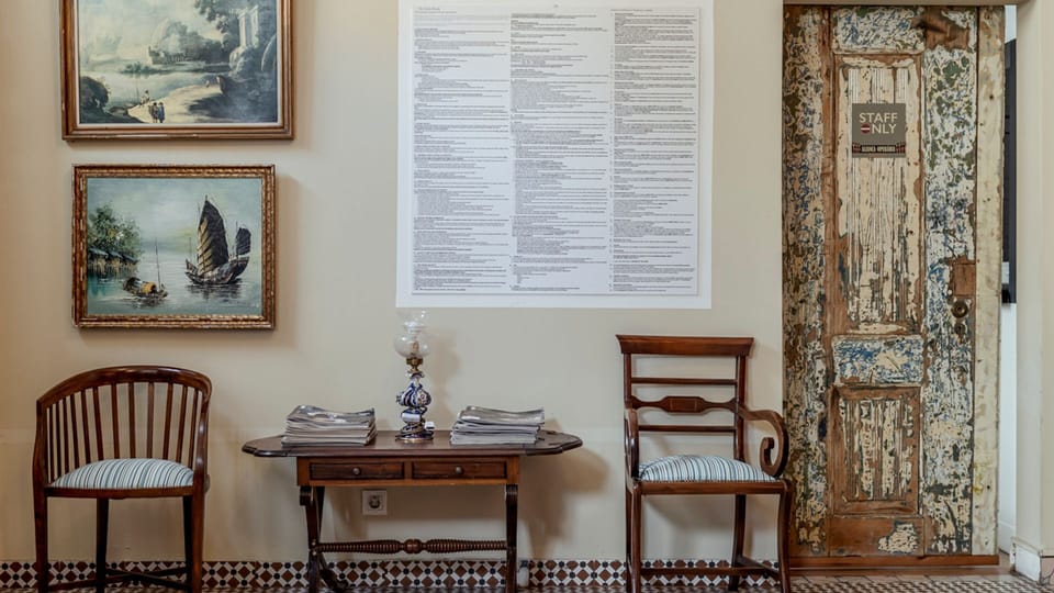 Some classic decoration, bright colors and attention to detail that compose this amazing apartment #decor #lisboa #pt #portugal