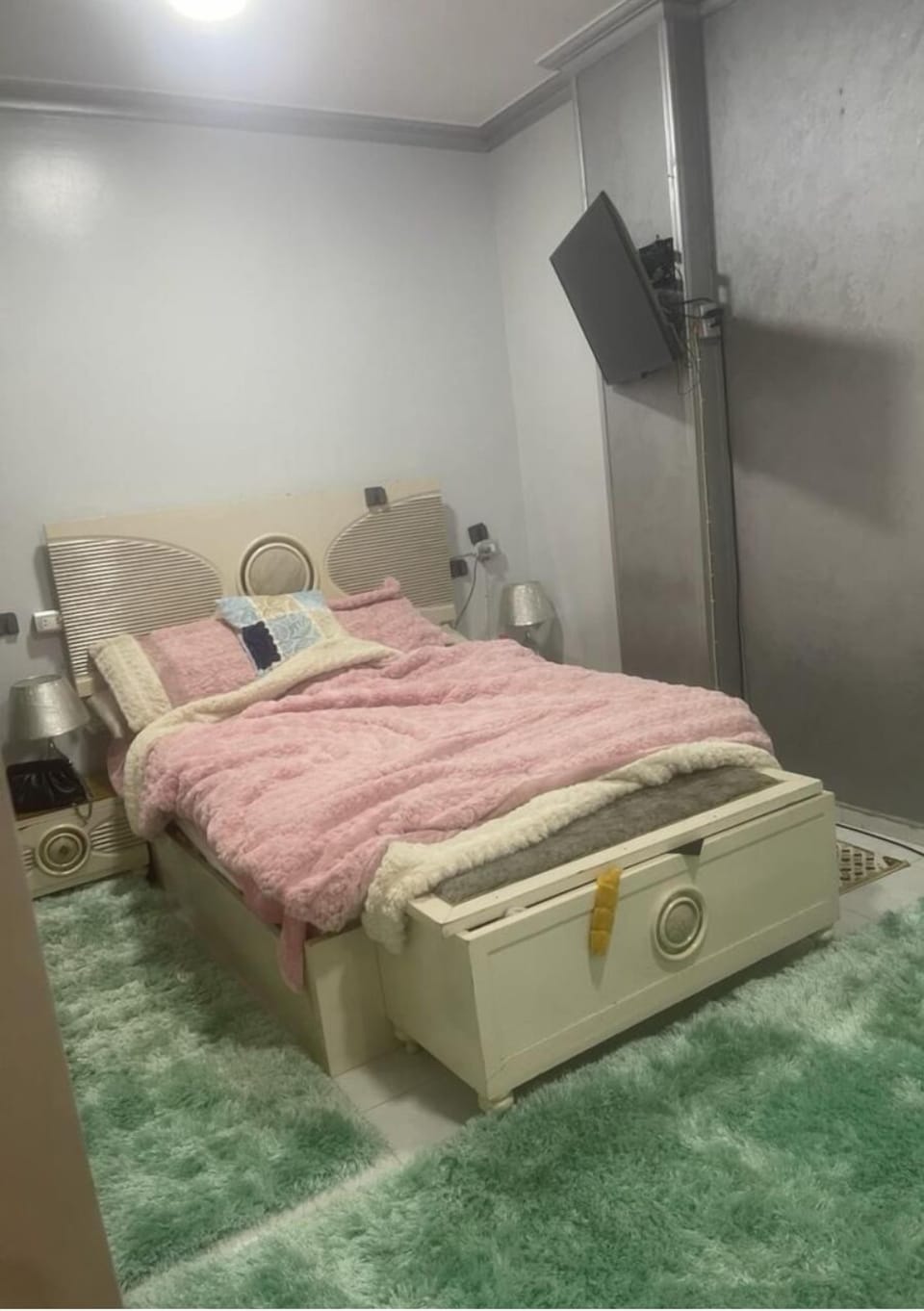 Grand Room | WiFi (free), individually decorated, individually furnished