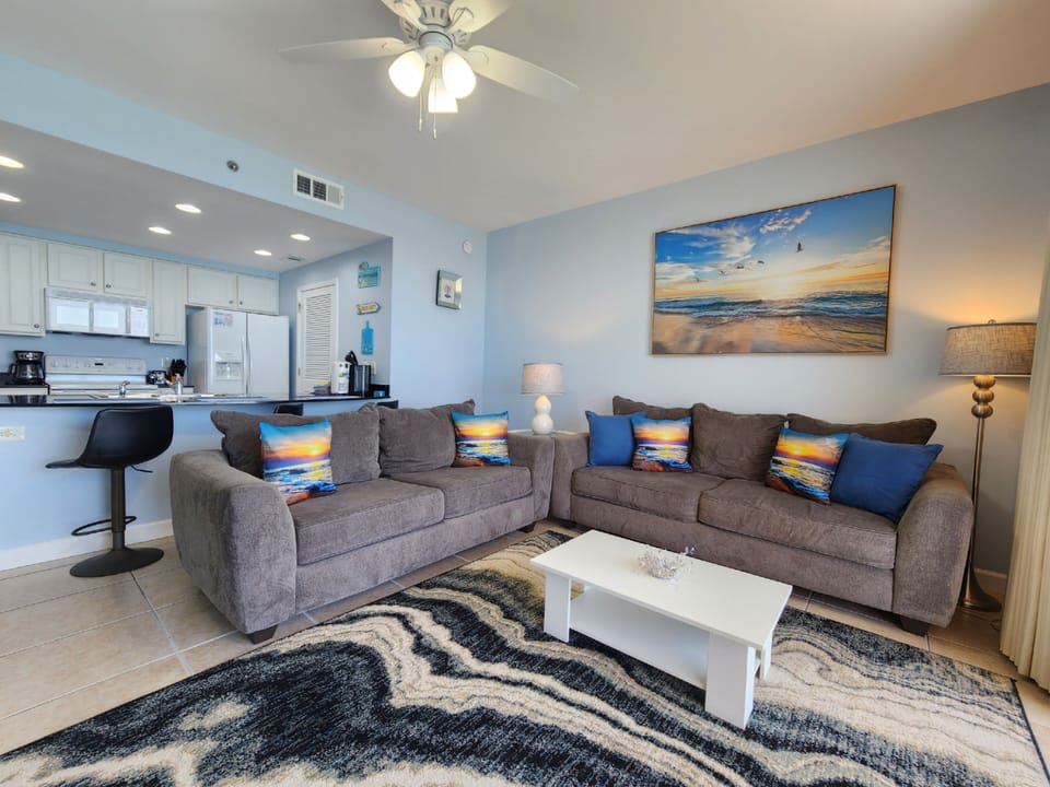 Cozy beachfront living room 