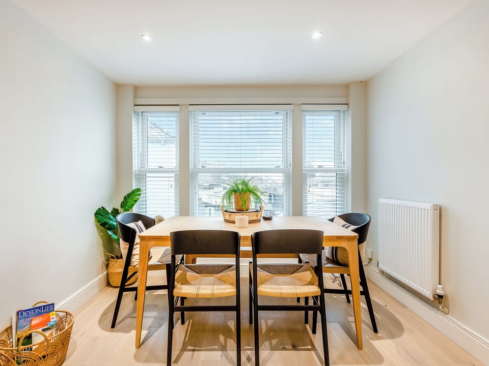 Living room/dining room | Sea Breeze, Torquay