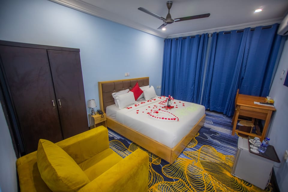 Deluxe Double Room | Desk, laptop workspace, WiFi (free), individually furnished
