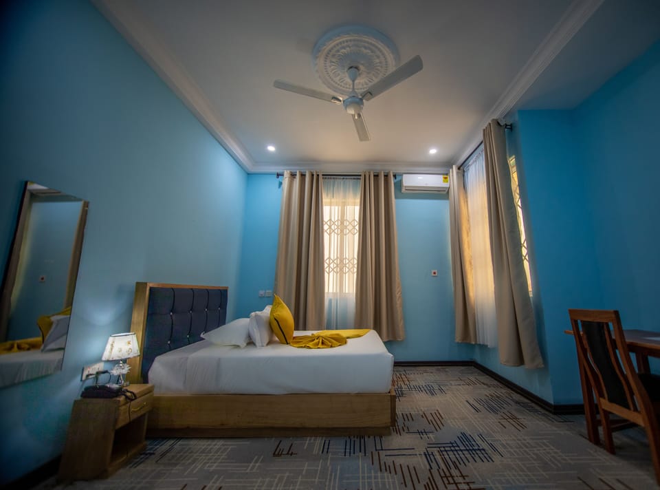 Deluxe Double Room | Desk, laptop workspace, WiFi (free), individually furnished