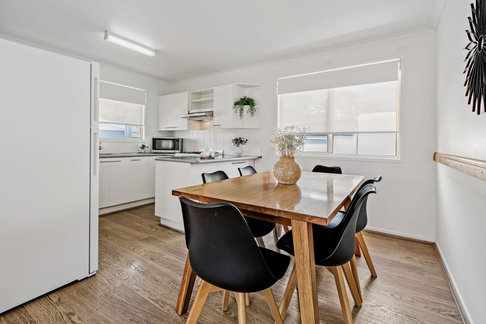 Villa, 2 Bedrooms, Pool View | In-room dining