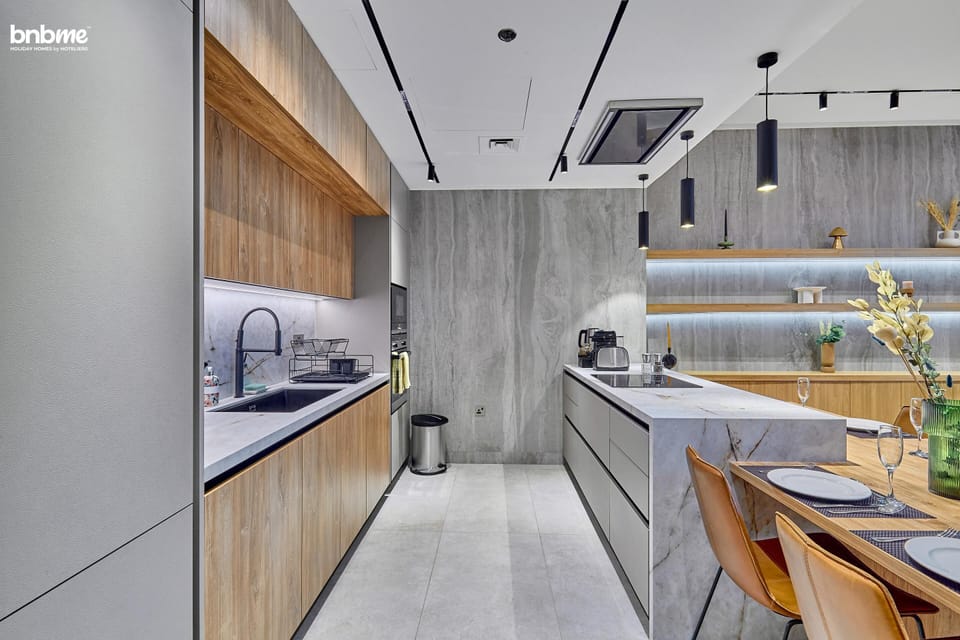 Apartment | Private kitchen | Fridge, microwave, oven, stovetop