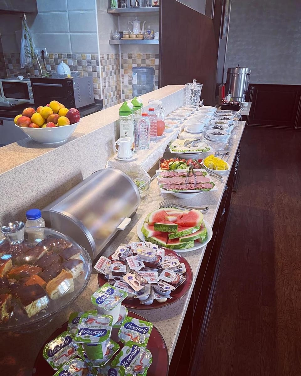 Free daily buffet breakfast