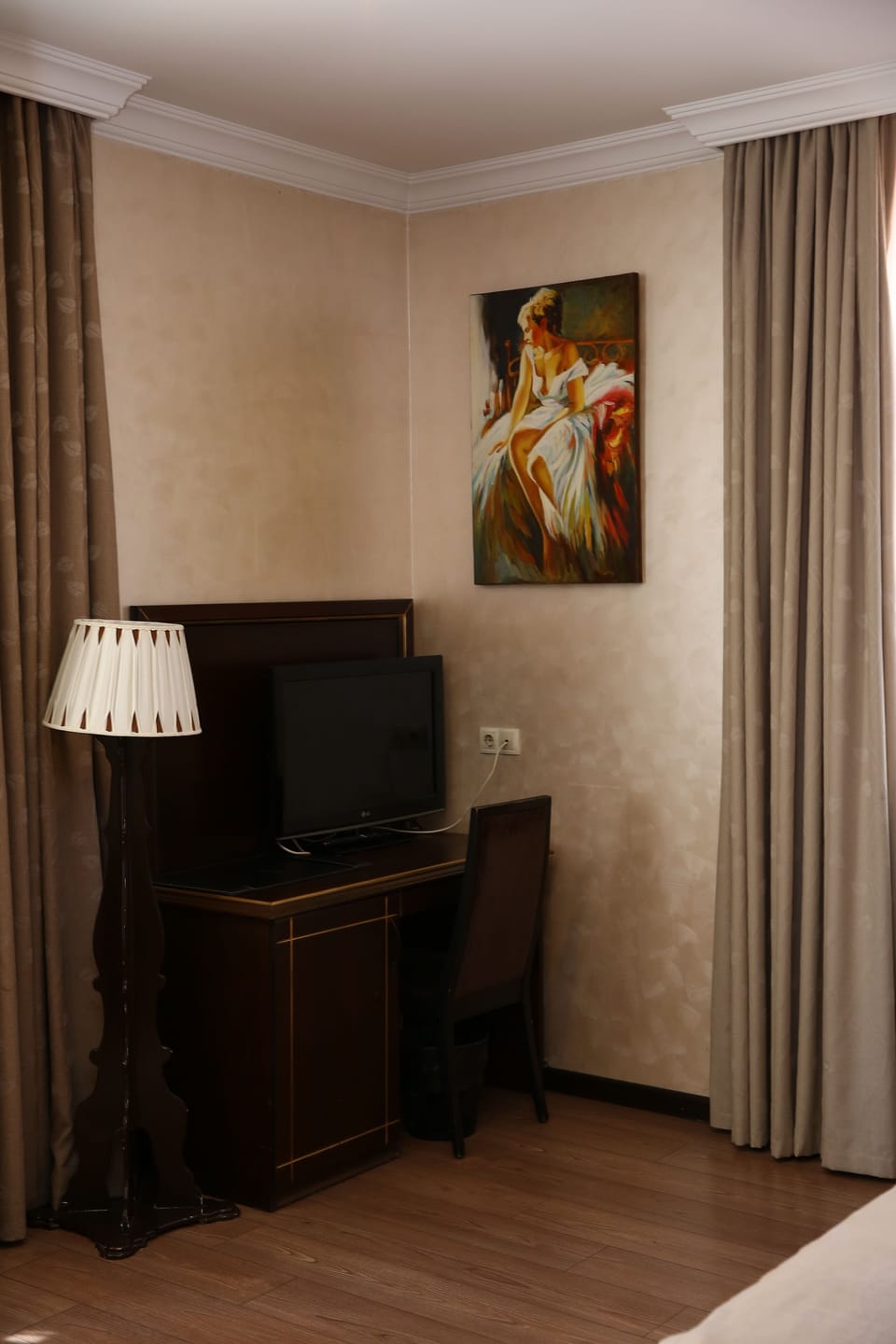 Deluxe Double or Twin Room | Premium bedding, minibar, in-room safe, desk