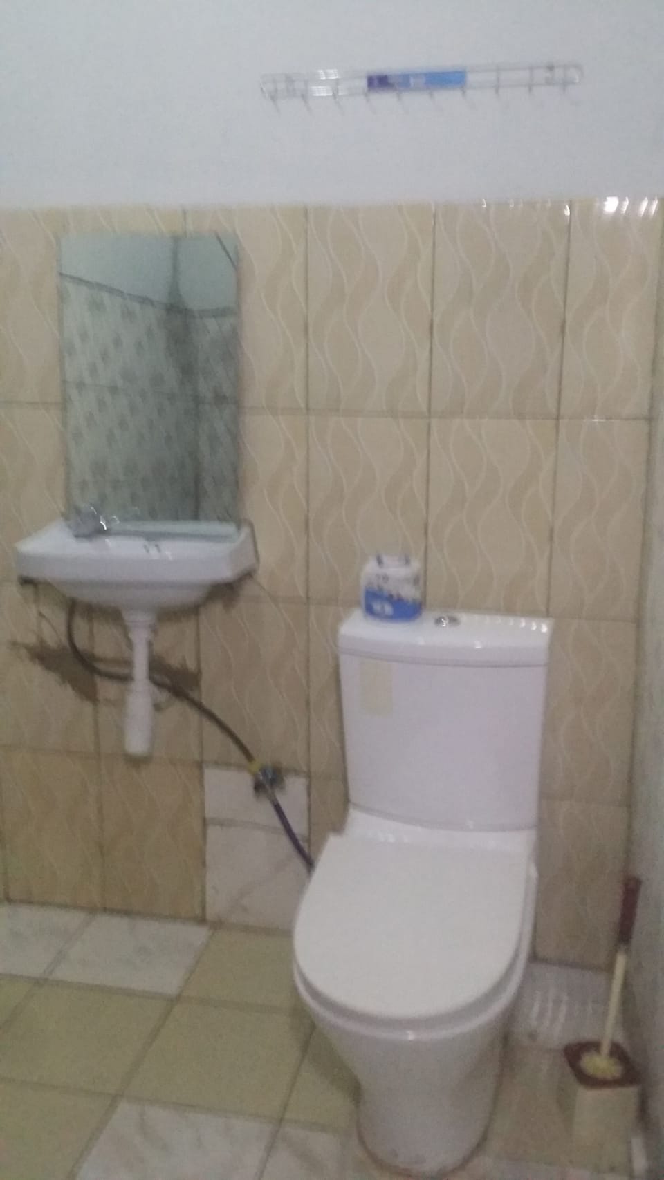 Classic Double Room | Bathroom | Shower, rainfall showerhead, free toiletries, slippers