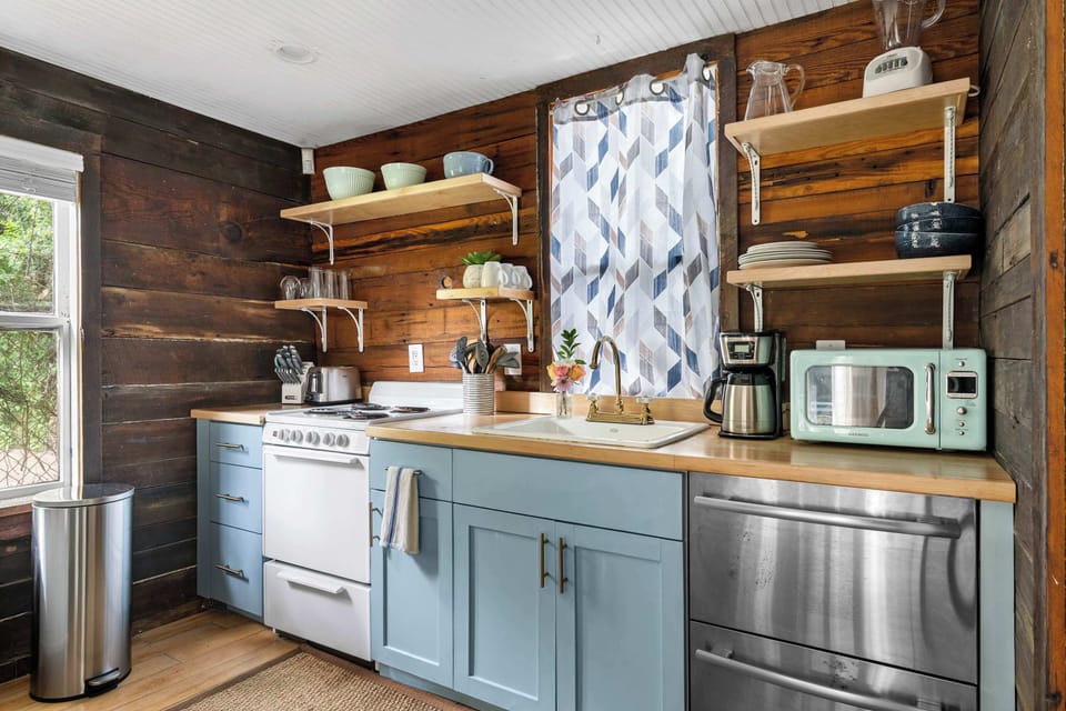 Fully equipped kitchen with everything you need to cook a meal!