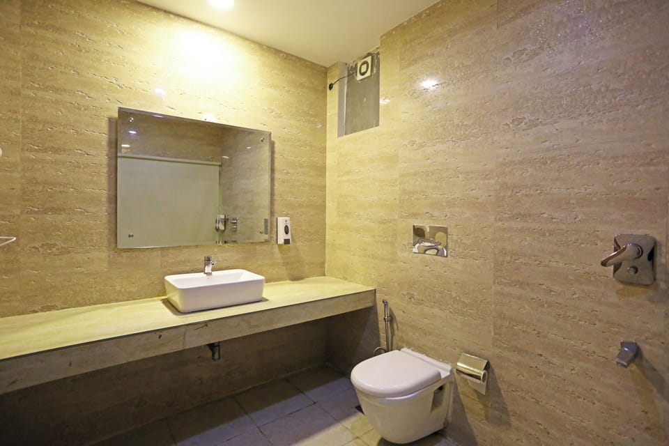 Superior Triple Room | Bathroom | Free toiletries, slippers, towels, soap