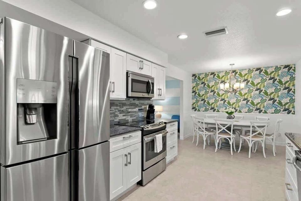 House #1 - Fully Loaded Kitchen