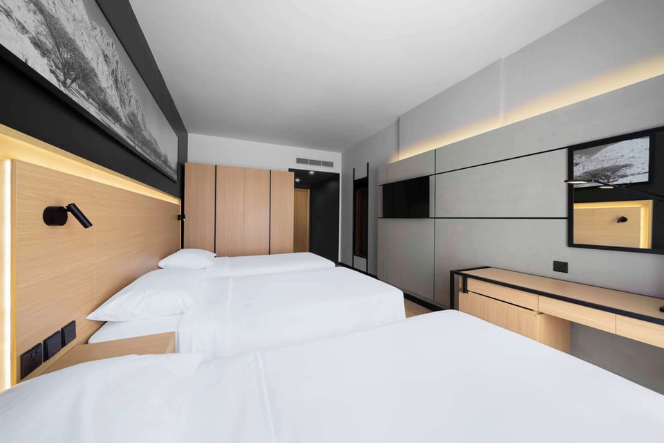 Superior Room, Non Smoking | Minibar, in-room safe, desk, laptop workspace