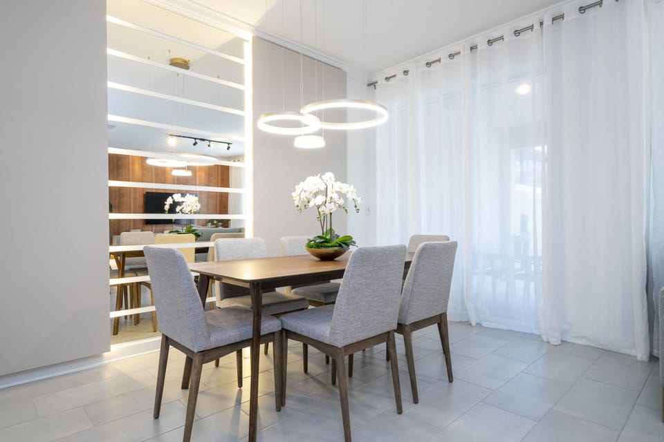 Dinning table