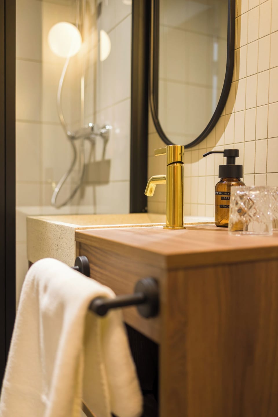 Signature Double Room, 1 King Bed | Bathroom | Shower, rainfall showerhead, free toiletries, hair dryer