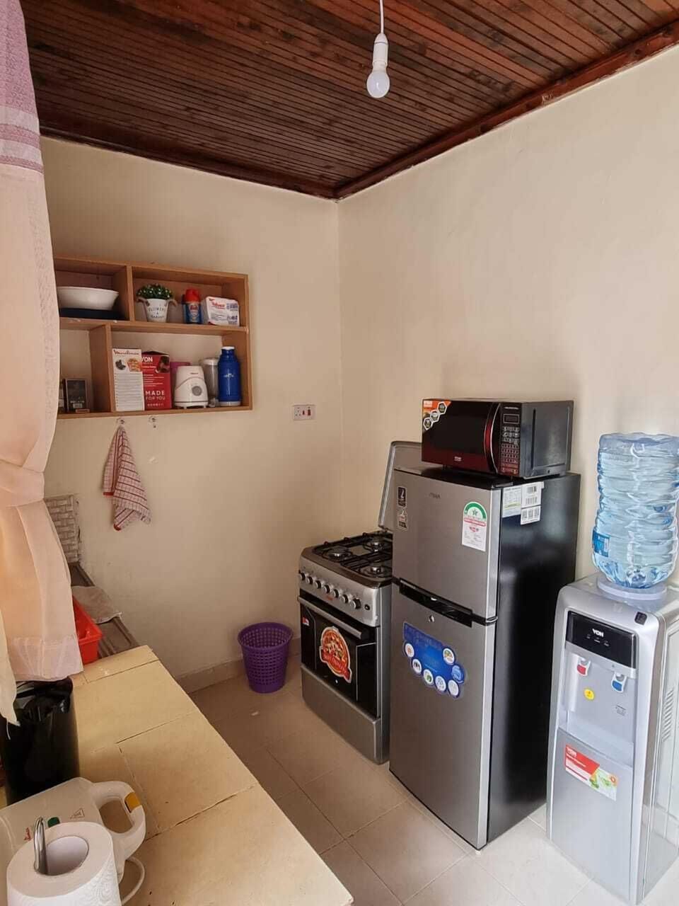 Family House | Private kitchen | Fridge, microwave, cookware/dishes/utensils