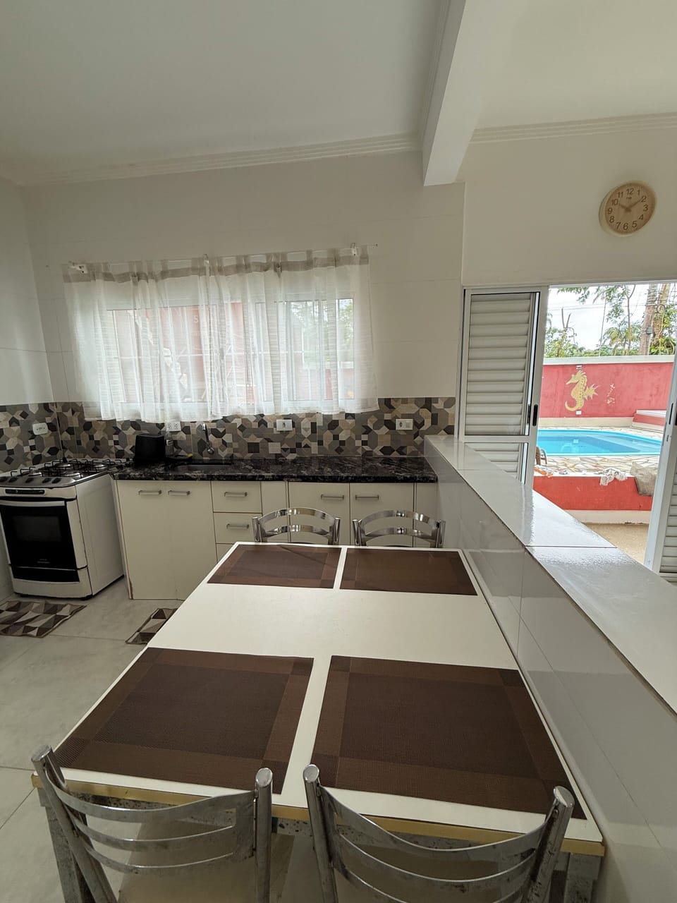 Family House, Kitchen, Pool View | Private kitchen