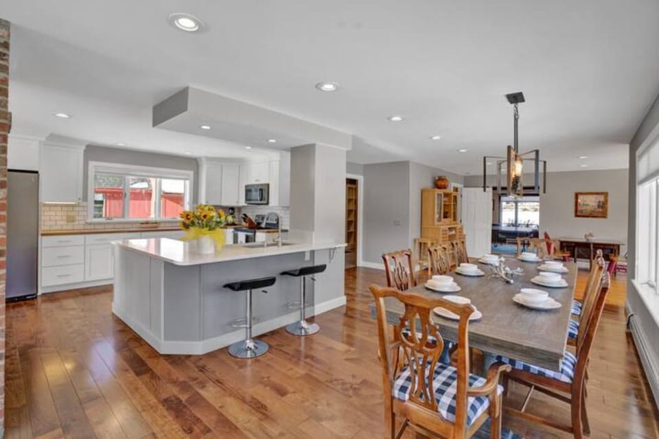Kitchen and dining area