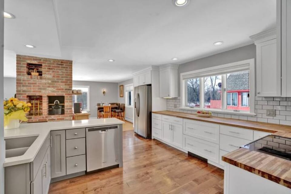 Updated kitchen with plenty of prep space