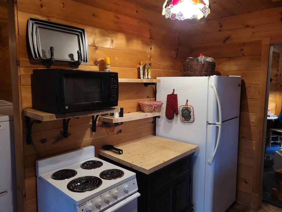 Full kitchen