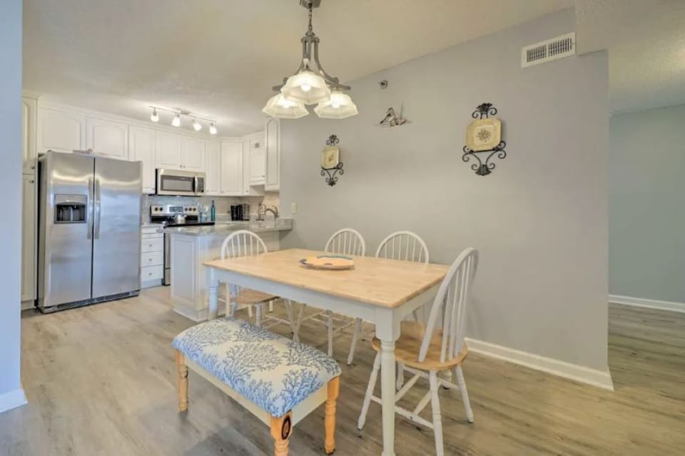 Dining area 2