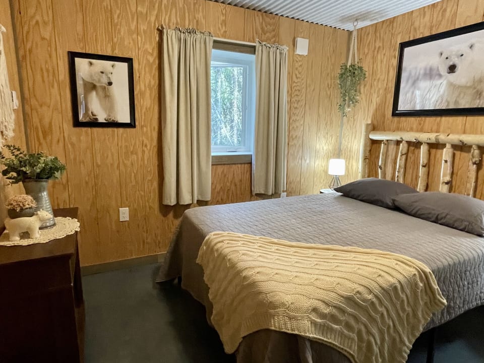 Bedroom with queen mattress