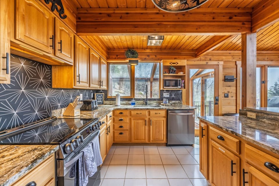 Cook, gather, and reconnect in the heart of the mountain home
