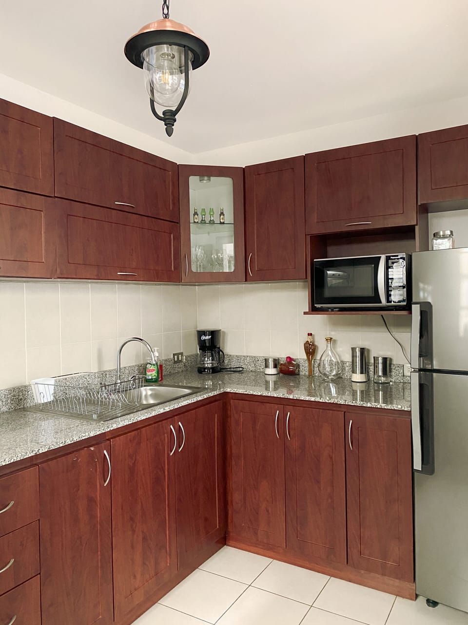 Fully equipped kitchen.