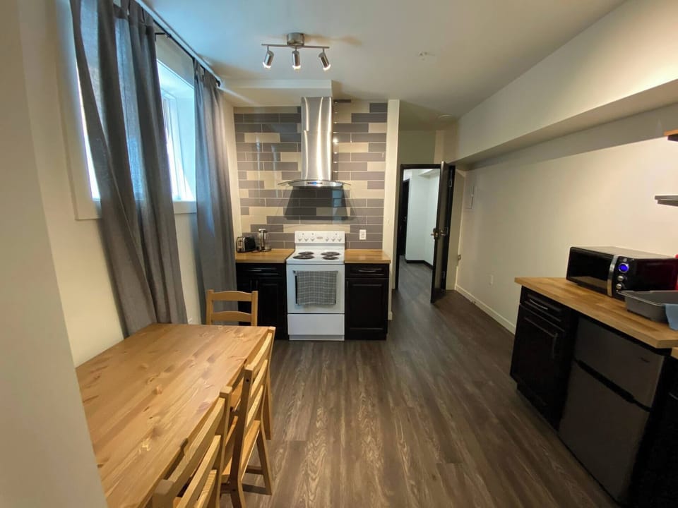 Apartment, 1 Bedroom, Balcony, City View | Interior