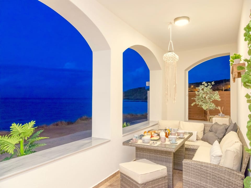 Exclusive Villa, 6 Bedrooms, Private Pool, Beachfront | Balcony