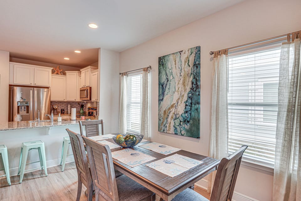 Dining Area | Dishware & Flatware