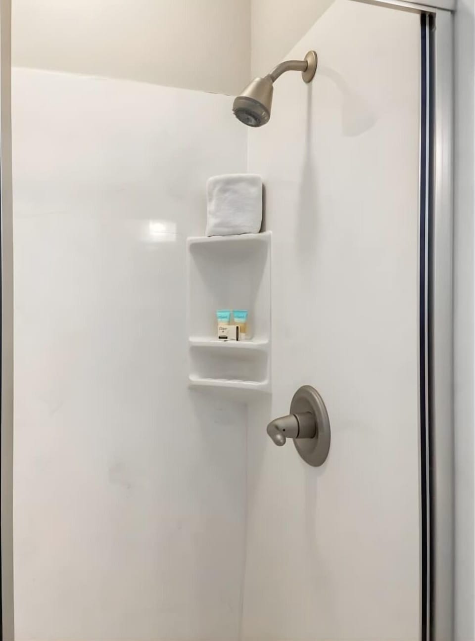 [Bathroom #1] Ensuite bathroom for Bedroom #1