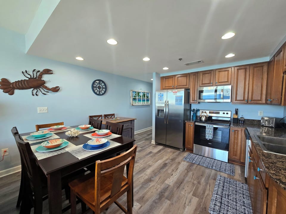 Fully Equipped kitchen with full size appliances