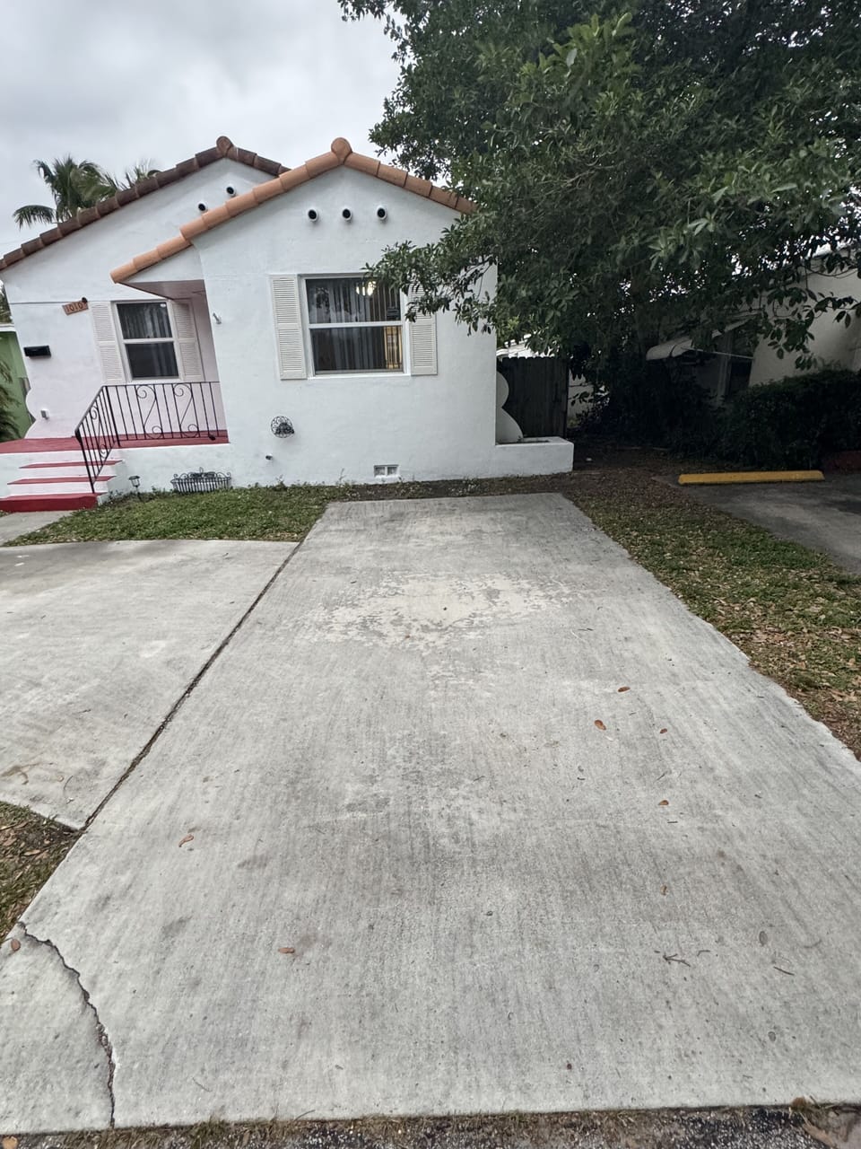 Private parking at the house
