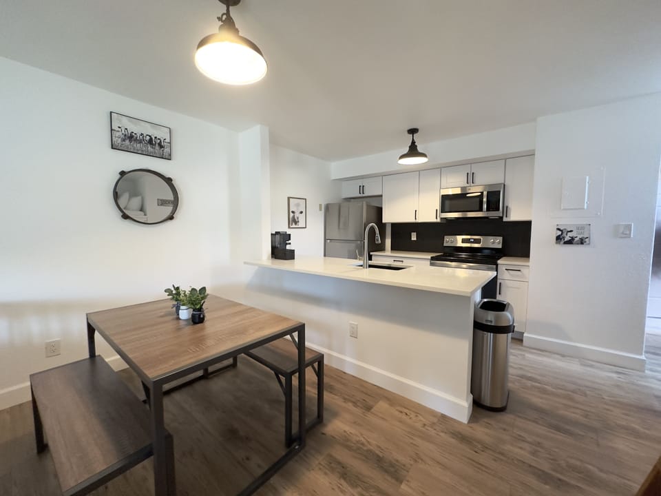 Condo, Multiple Beds, Ensuite | Private kitchen | Cookware/dishes/utensils