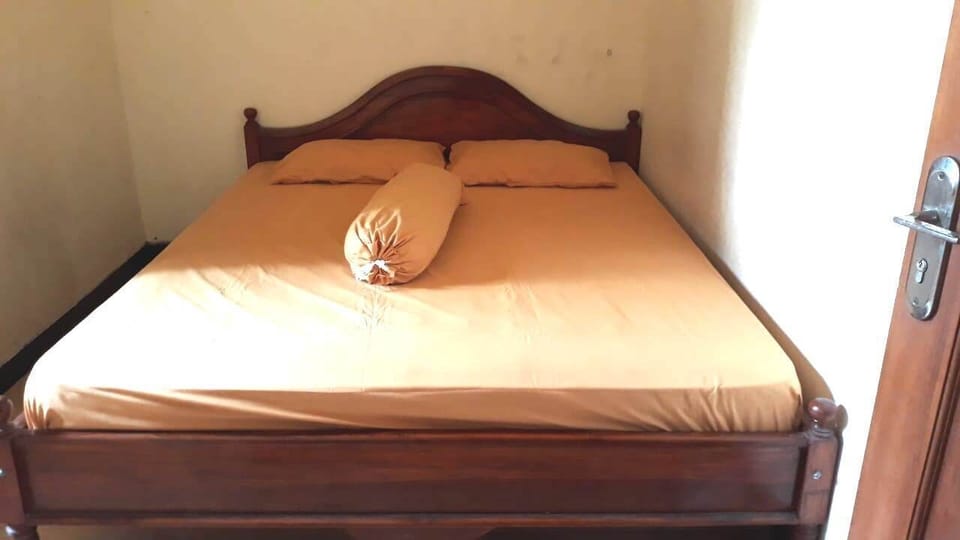 Standard Double Room, 1 Queen Bed, Balcony | Free WiFi