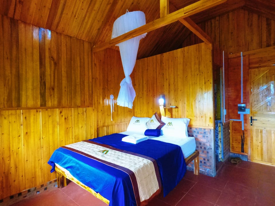 Design Double Room, Mountain View | Hypo-allergenic bedding available, Select Comfort beds, minibar, desk