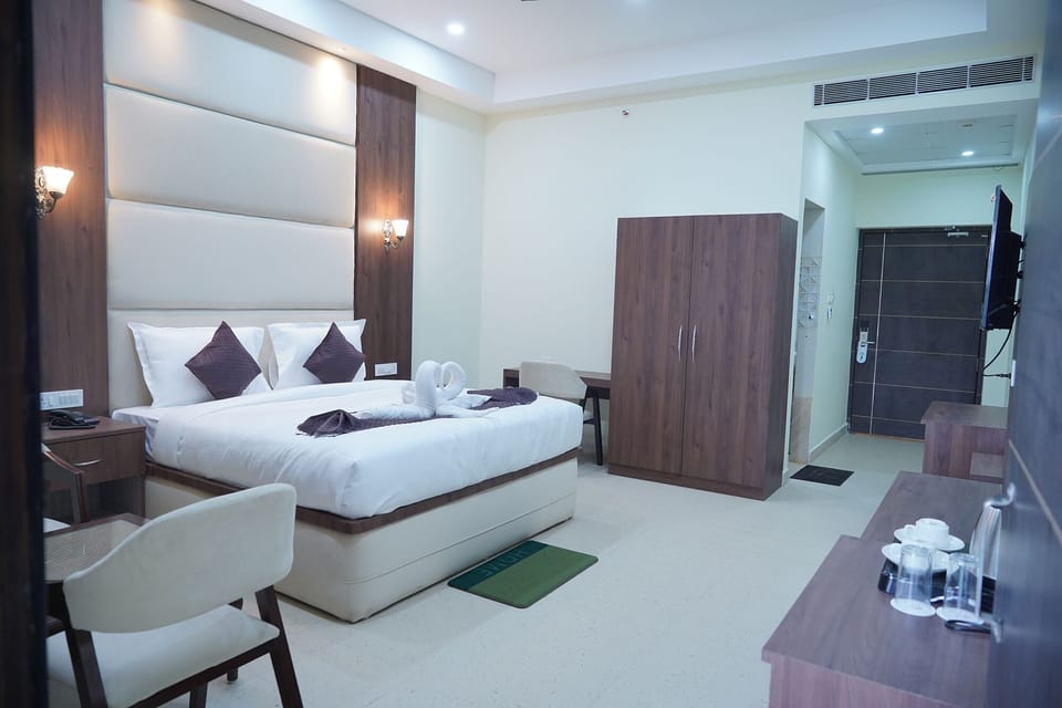 Executive Room | Egyptian cotton sheets, premium bedding, pillowtop beds, in-room safe