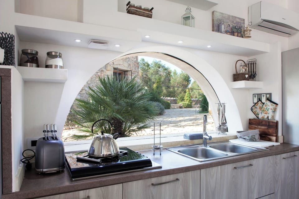 Family Villa, 4 Bedrooms, Terrace (Tenuta Bouganville With Garden And) | Private kitchen