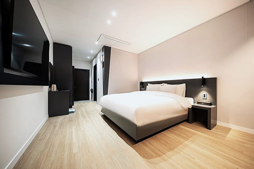 Down comforters, desk, laptop workspace, soundproofing