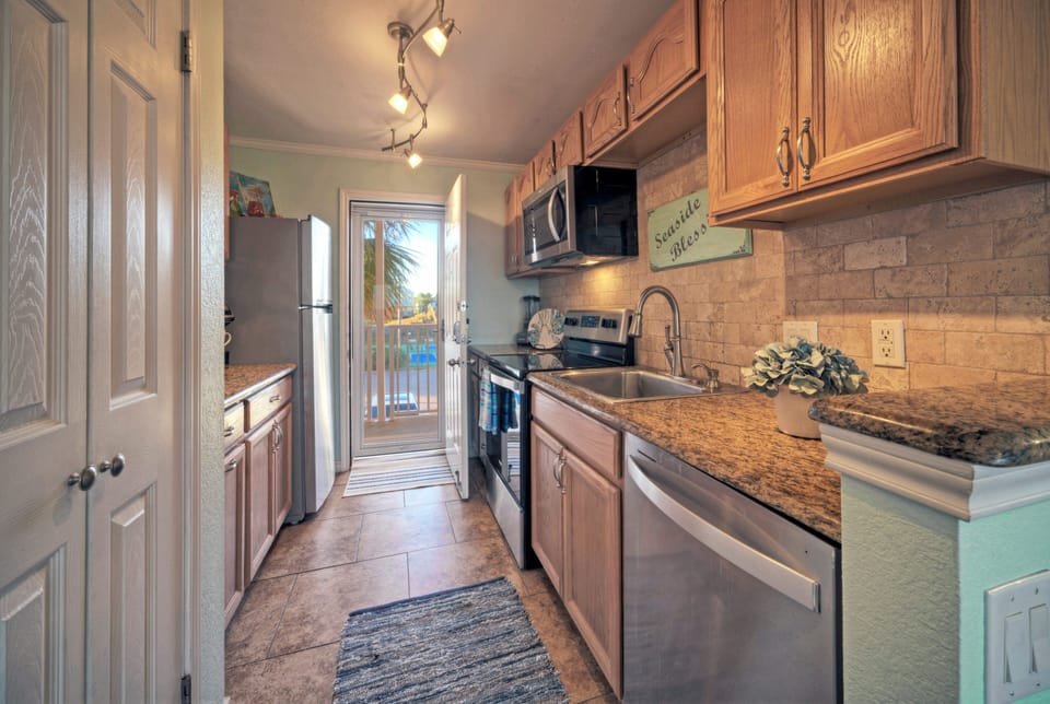Fully equipped kitchen.