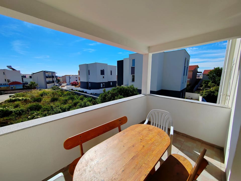 Apartment, 2 Bedrooms, Balcony, Garden View | Outdoor dining