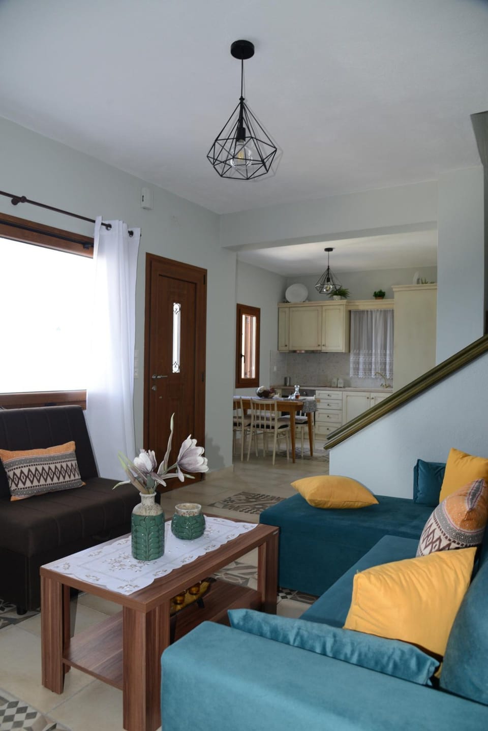 House | 2 bedrooms, desk