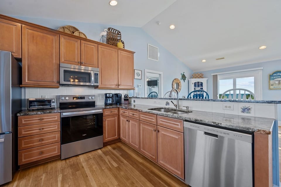 Expansive Kitchen