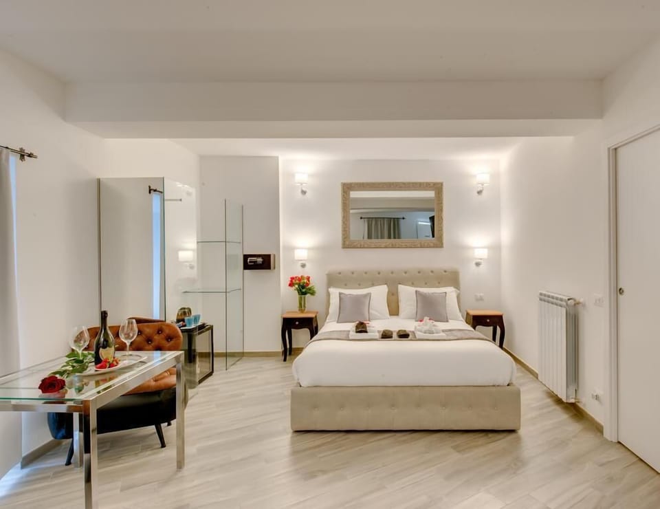 Family Suite | 1 bedroom, in-room safe, desk, blackout drapes