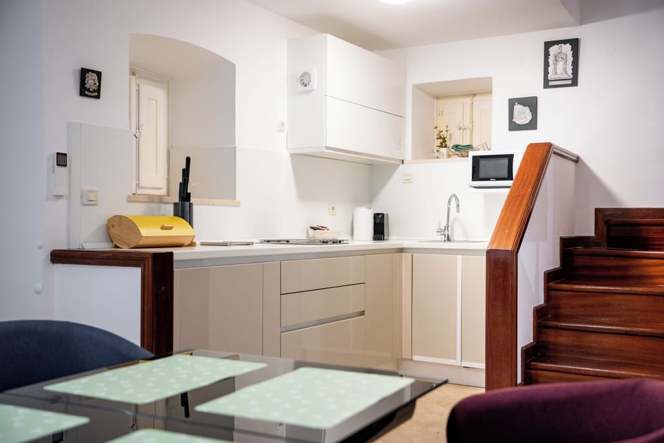 Comfort Apartment, 2 Bedrooms, Non Smoking | Private kitchen | Fridge, coffee/tea maker, electric kettle, cookware/dishes/utensils
