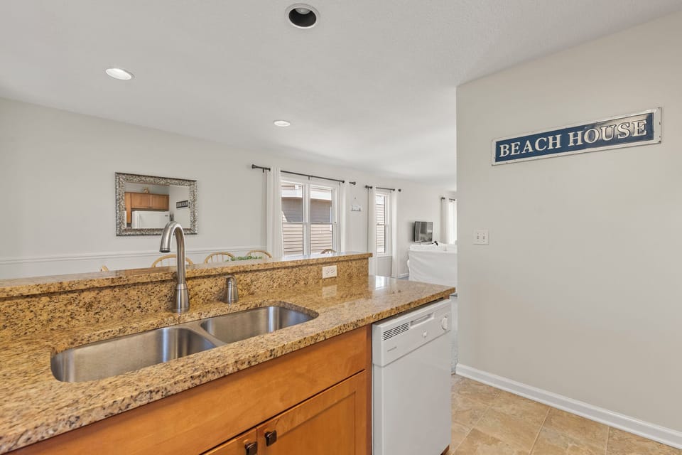 CL21M: Corolla & Lime | Mid Level Kitchen