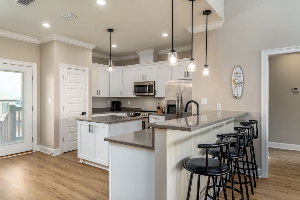 006 Blue Jays Fully Equiped Kitchen