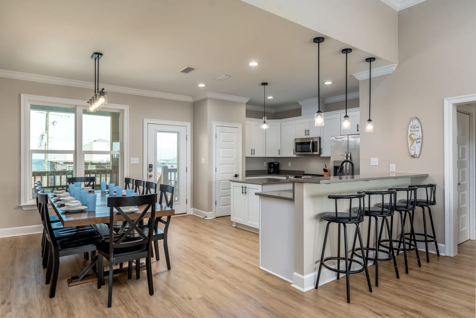 005 Blue Jays Open Floor Plan Kitchen