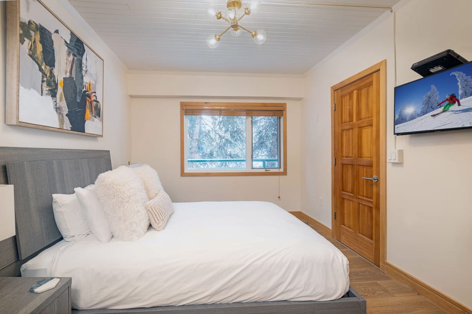 3.1-ice-house-203-telluride-guest-suite2-edit